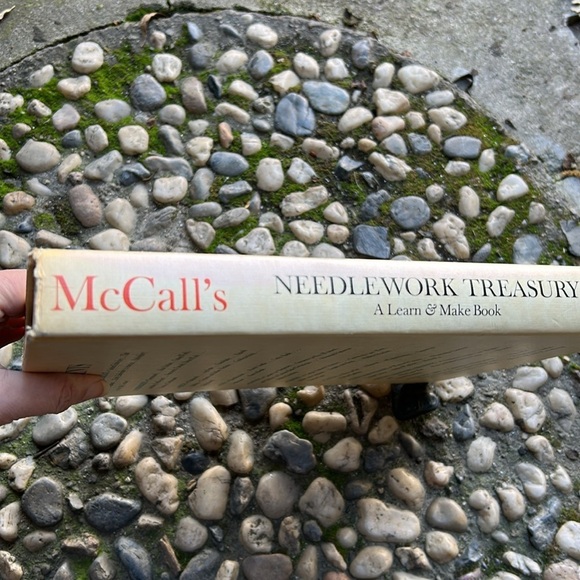 Vintage McCall's Needlework Treasury Stitches Reference and Guide Book 1964 - Picture 4 of 16